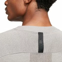 Nike Tiger Woods Knit Crew Golf Sweater 2021 12 Nike Tiger Woods Knit Crew Golf Sweater 2021 -TravisMathew Shop ann1783 dust black 1 4 27442.1664258295